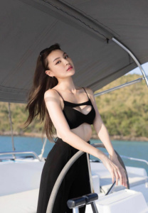 Kapook-Ploynira-Black-Ra-sea