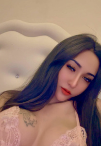 Slocha-Anantapong-show-tattoo-rose