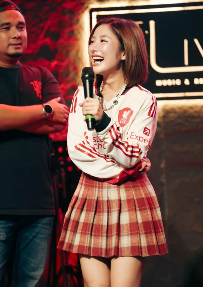 แยมโรลลิ่งวิ่งไปดูบอล