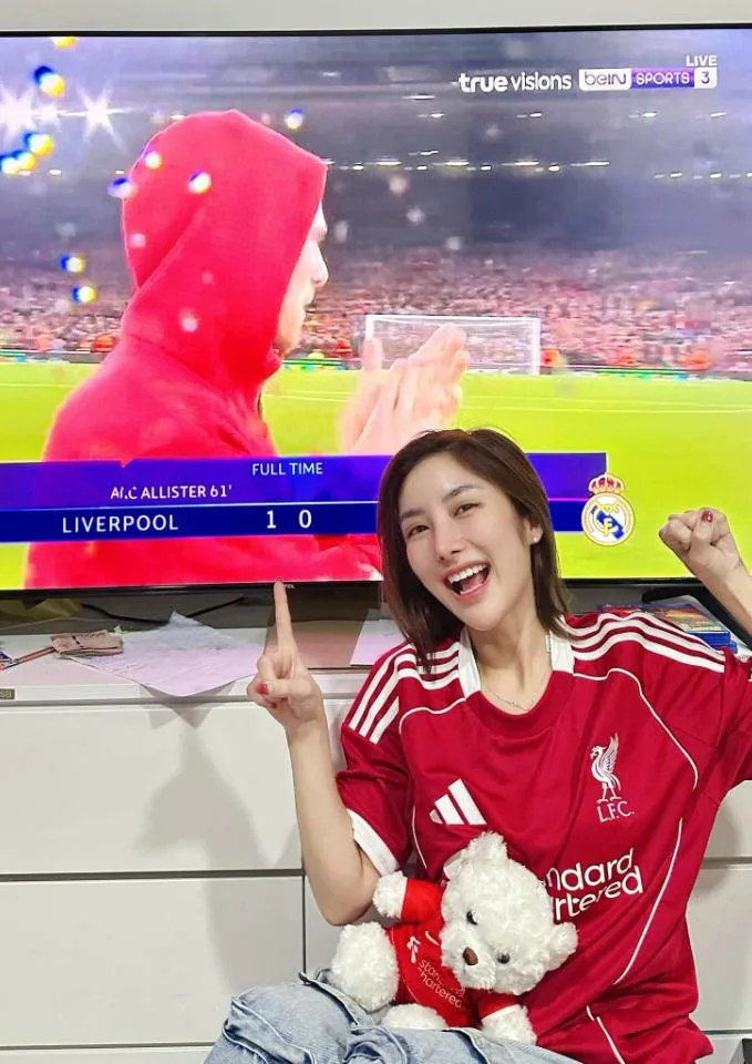 แยมโรลลิ่งวิ่งไปดูบอล